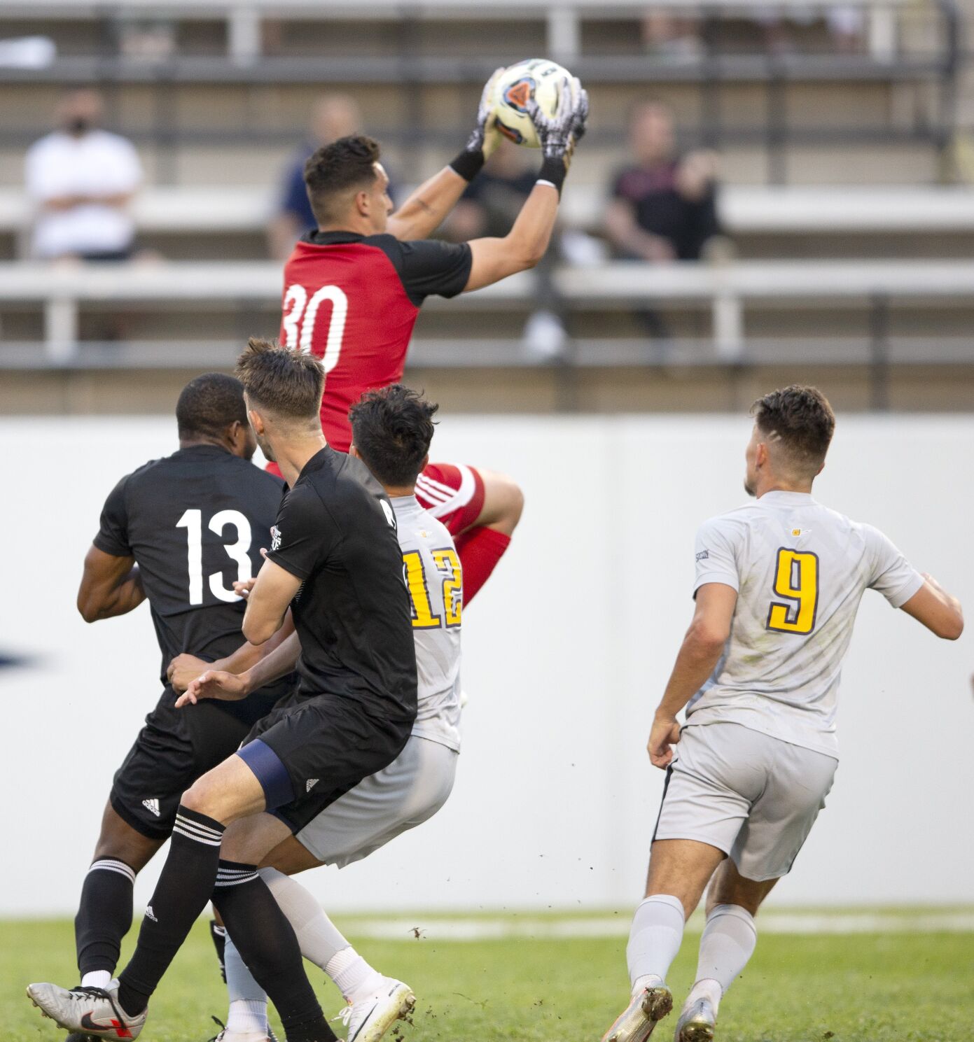 043021-gnr-spt-uncgsoccer